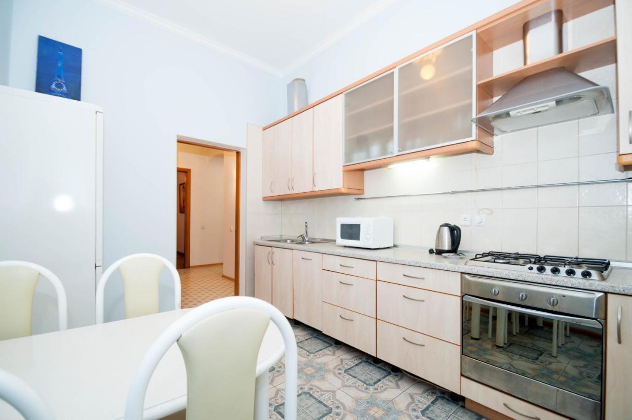 Cheap Apartments Киев Экстерьер фото